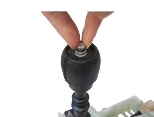 Alfa Romeo 159 váltógomb váltószoknya kézifékszoknya 6sebességes piros varrással