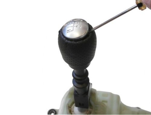 Alfa Romeo 159 váltógomb váltószoknya kézifékszoknya 6sebességes piros varrással