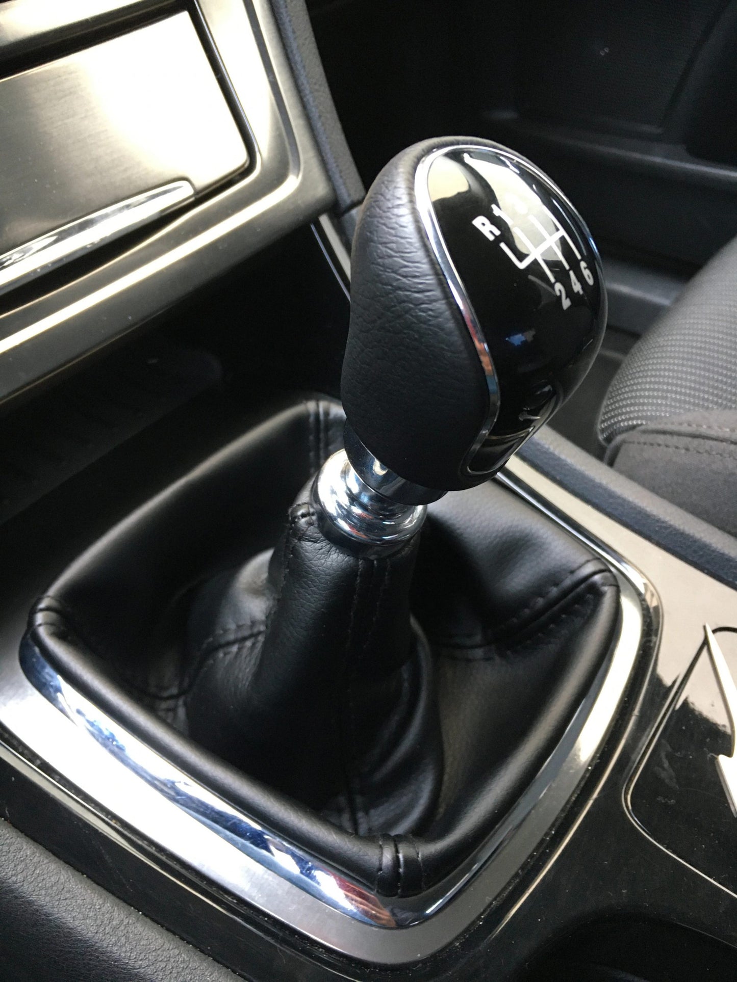 Ford Mondeo 4 váltószoknya és váltógomb 6 sebességes